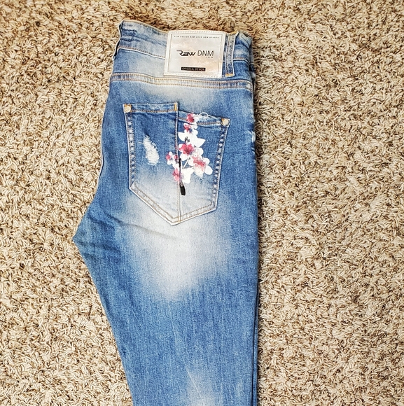 Jeans - Picture 2 of 4